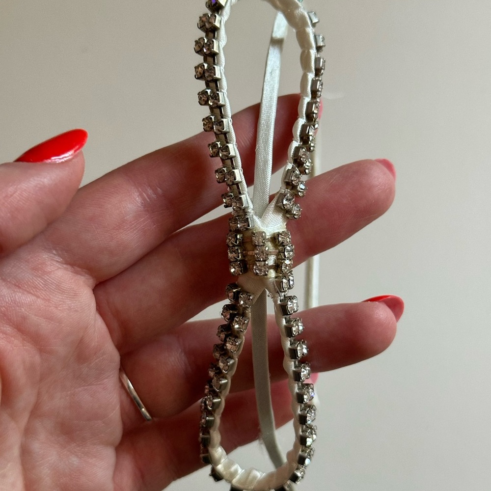 Rhinestone bow headband - Picture 4 of 7